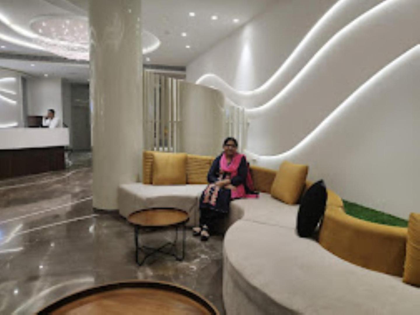 Casa Divine,Bareilly Hotel ภายนอก รูปภาพ